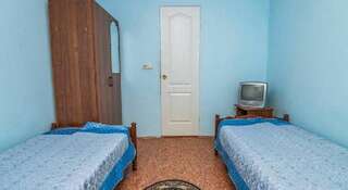 Гостиница На Декабристов 149а Лоо Двухместный номер с 1 кроватью или 2 отдельными кроватями-2